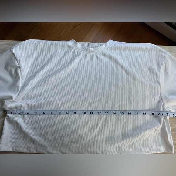 Women's Bright White, Crew Neck, Ribbed, Short Sleeve Crop Top. Sizes M & L - Picture 7 of 7